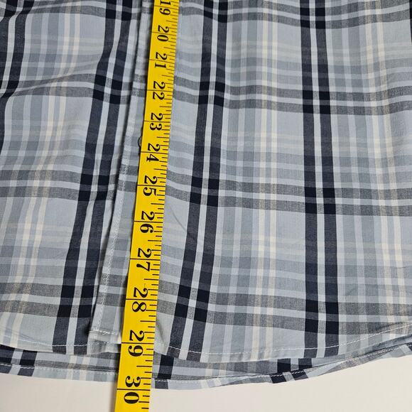 Eddie Bauer Mens Button down Short Sleeve Shirt Sz XLarge Classic Blue and White - Picture 8 of 9